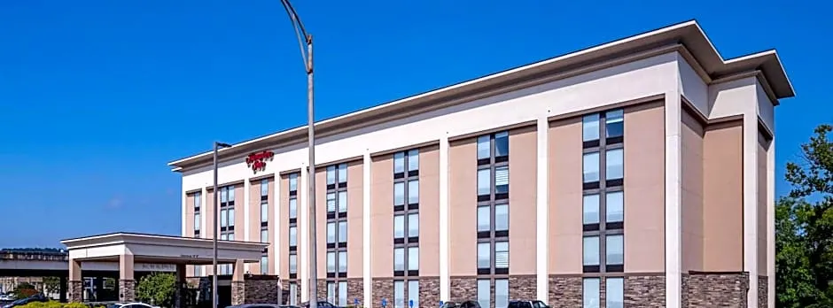 Hampton Inn Charleston-Downtown (Civic Center)