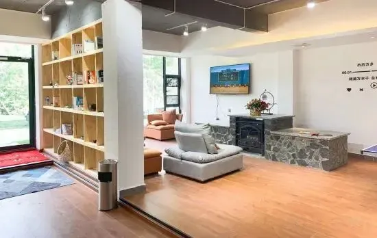 Dali li li wan xiang youth community hostel