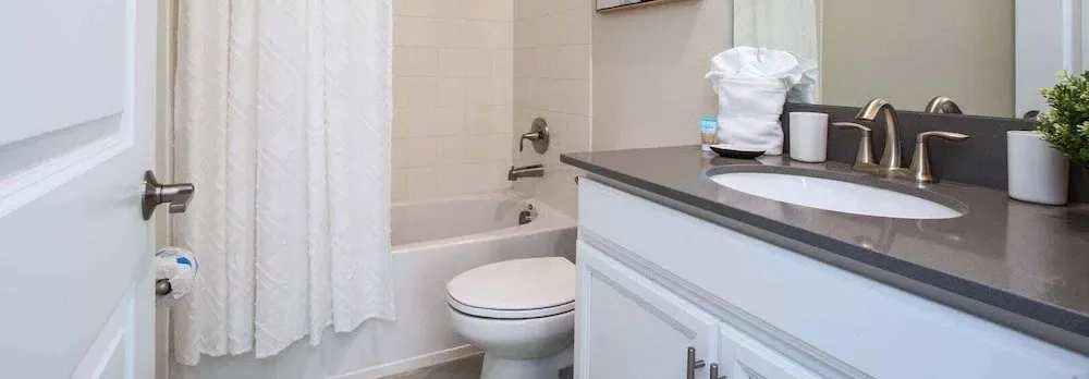 Home Away From Home! 6br, 5.5 BA