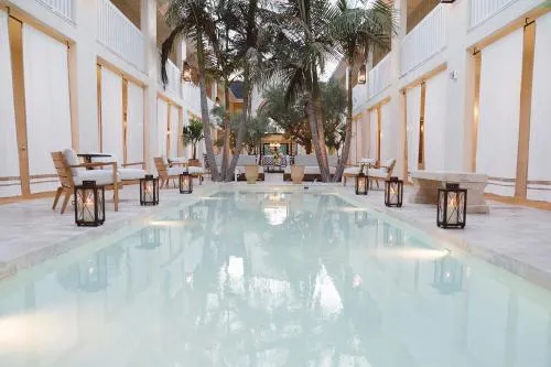 Cara Hotel