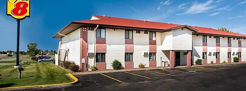 Super 8 by Wyndham Eau Claire I-94