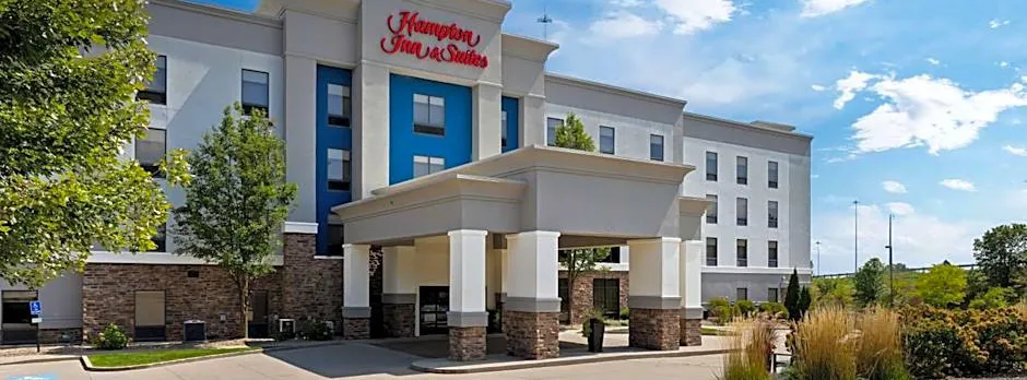 Hampton Inn & Suites Canton