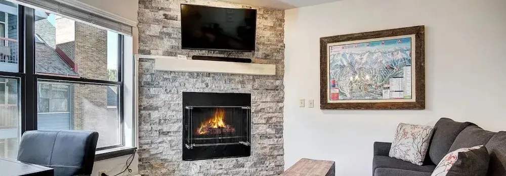 Steps to Mountain & Main St- 1 Bedroom 1 Condo