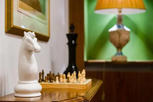 Pantheon Antique Suite