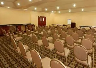 Comfort Suites Houston IAH Airport - Beltway 8