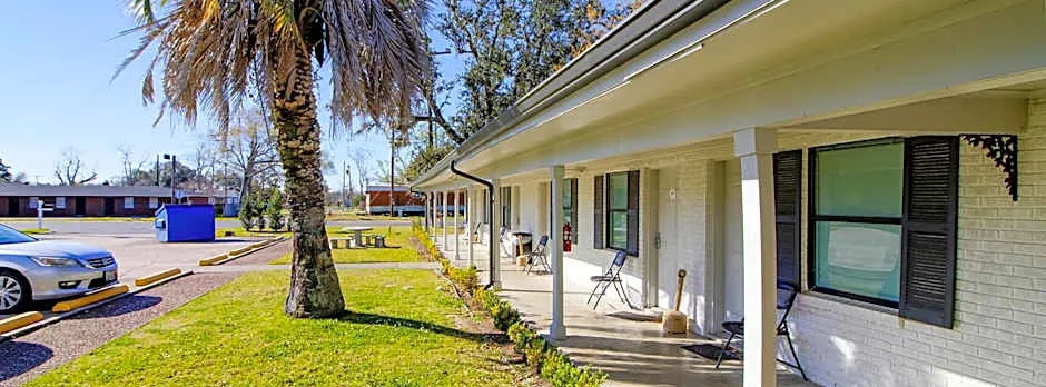 OYO Hotel Sulphur LA Hwy 90 West