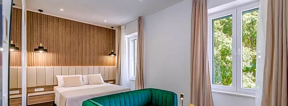 48 Rooms Split