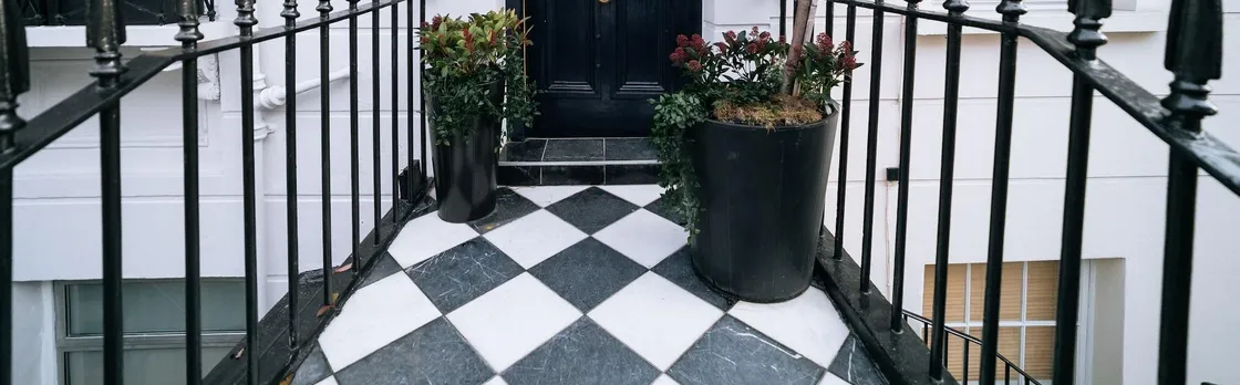 The Warwick by Aura Collection