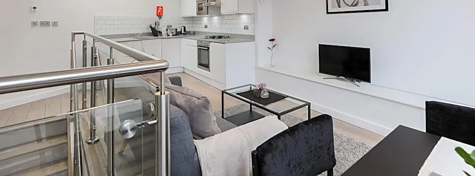 Trafalgar Square by Excel Apartments