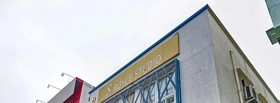Collection O Royce Studios Near Pune Airport