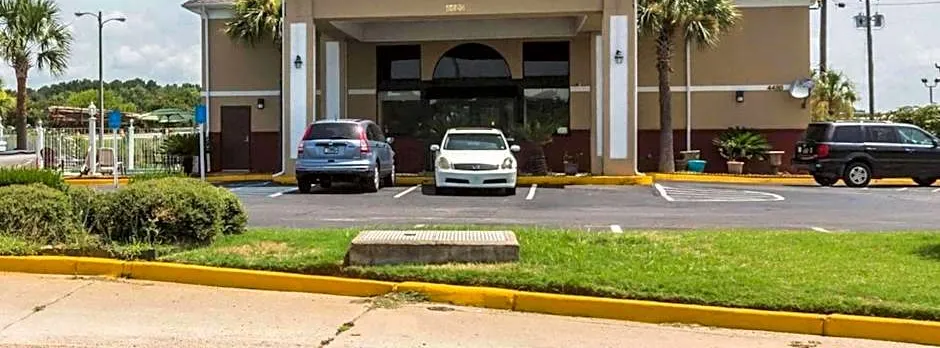 Quality Inn & Suites North Montgomery