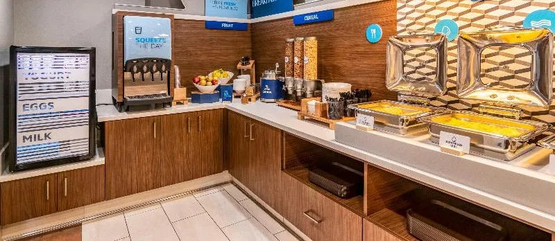 Holiday Inn Express & Suites Camarillo
