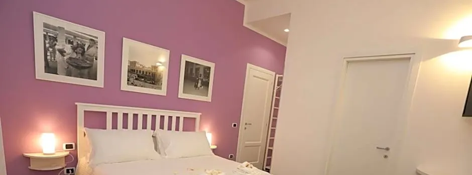 Delia Rooms & Gallery