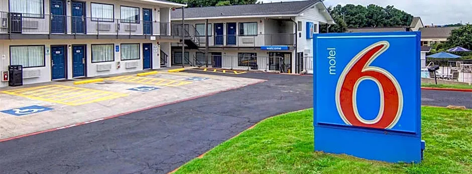Motel 6-Longview, TX