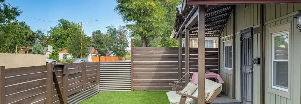 Aurora Abode: 7 Mi to Dtwn Denver!