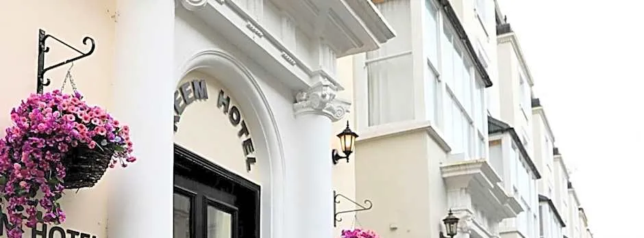 Reem Hotel