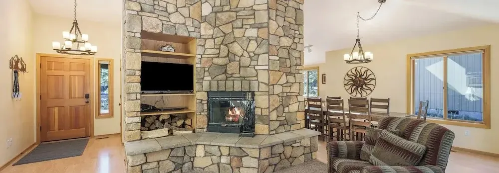 Charming Hot Tub Home Near Sharc