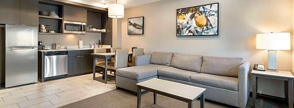 Best Western Plus Executive Residency Rigby's Water World Hotel