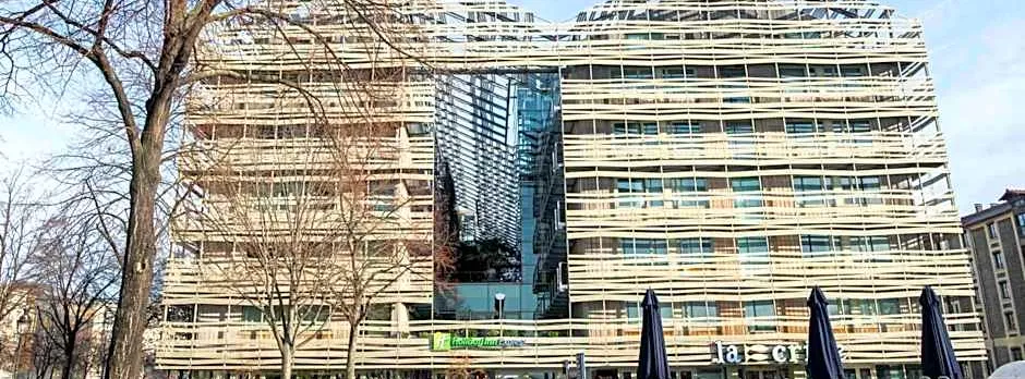 Holiday Inn Express Paris-Canal De La Villette By IHG