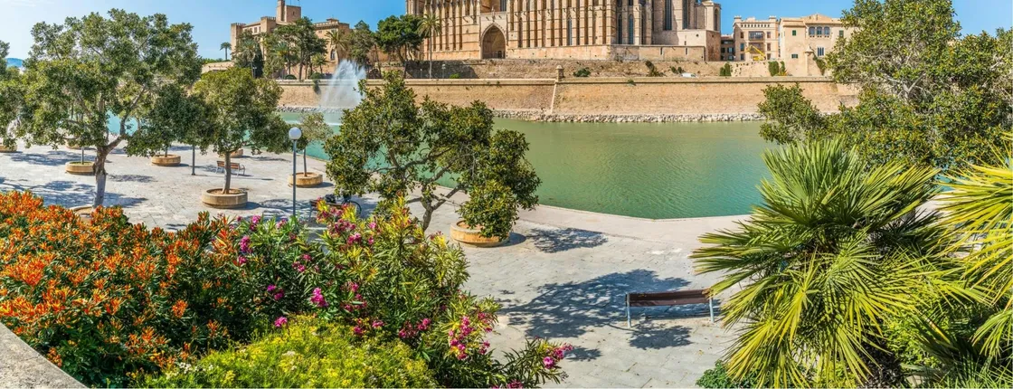 Palma de Mallorca: Small-Group Tour & Fast-Track Cathedral