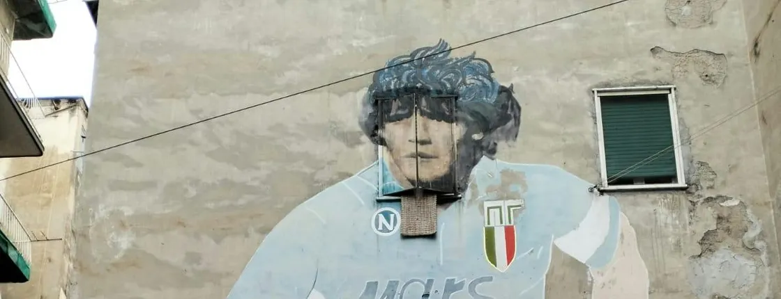 Diego Maradona tour with football, culture and pizza in Naples