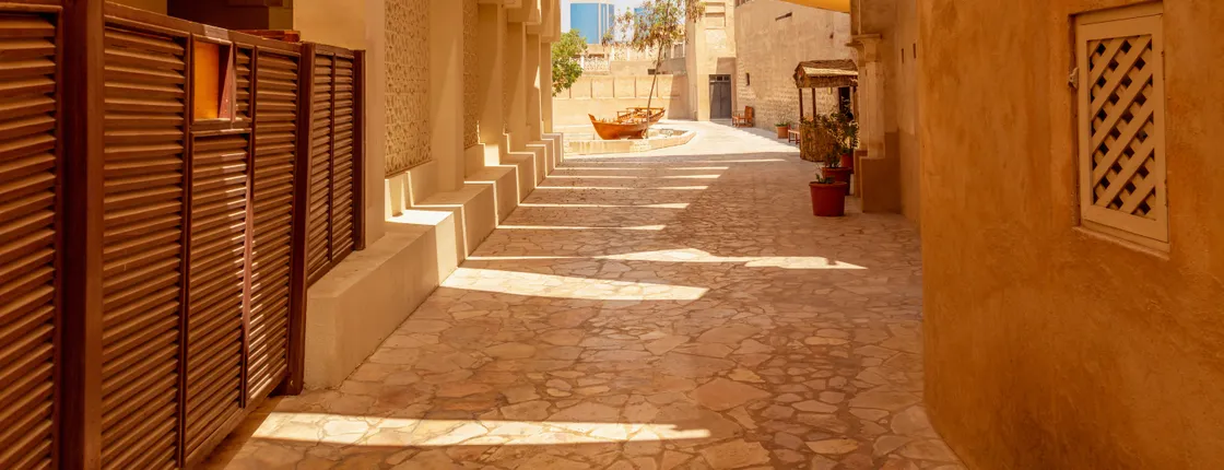 Historical Dubai city exploration game and tour