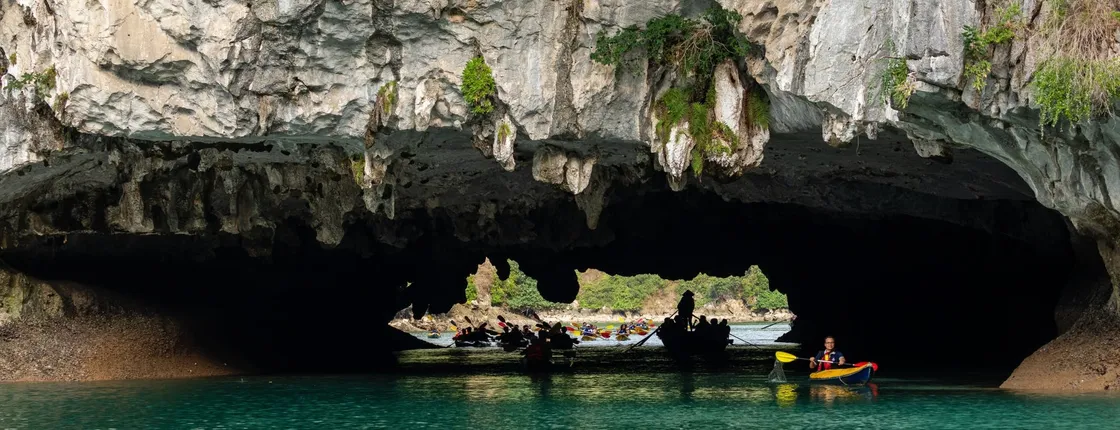 Ha Long Bay 6-hour cruise from Hanoi with lunch and boat party