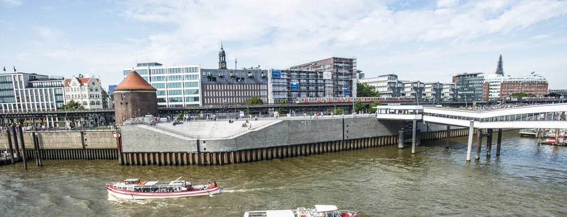 2-hour Guided Boat Tour of Hamburg Harbor