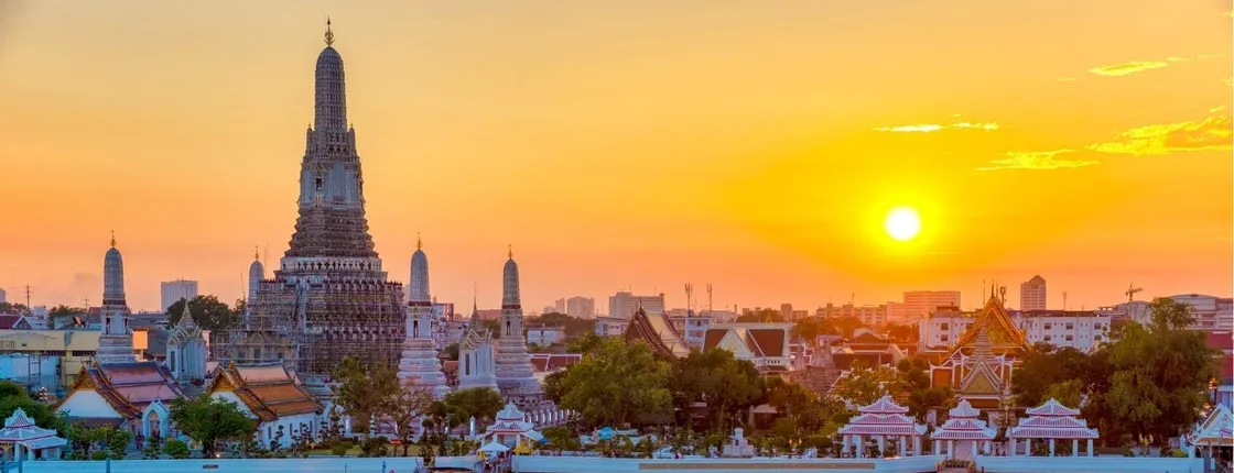 Grand Palace and historic temples private tour with canal boat ride