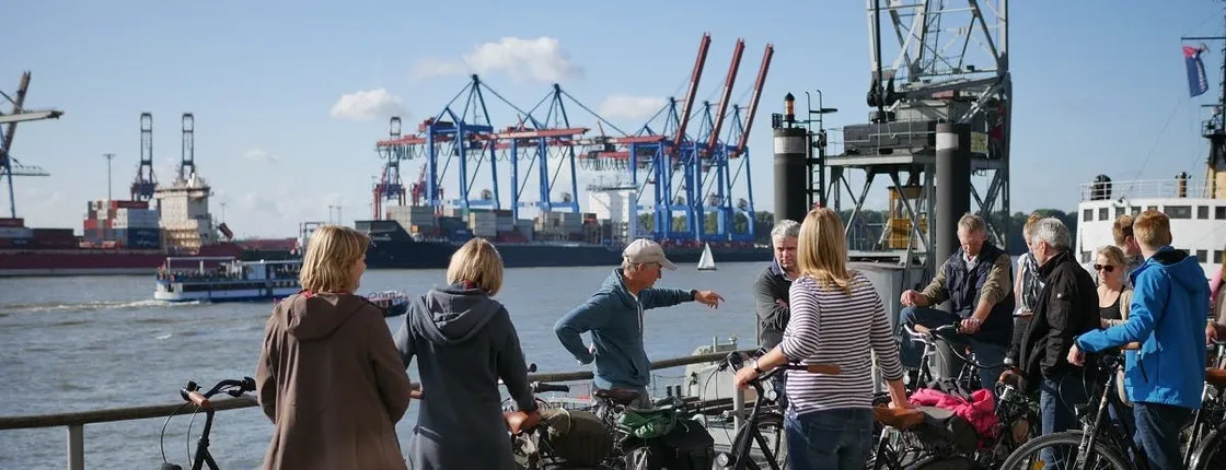 Private guided bike tour along river Elbe in Hamburg