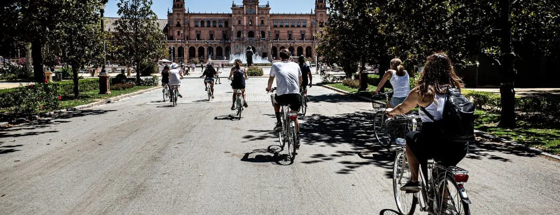 Seville half-day city top monuments bike tour