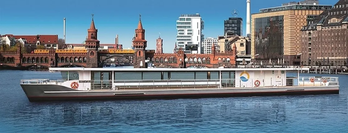 Solar-powered sunset cruise on Berlin's Spree River