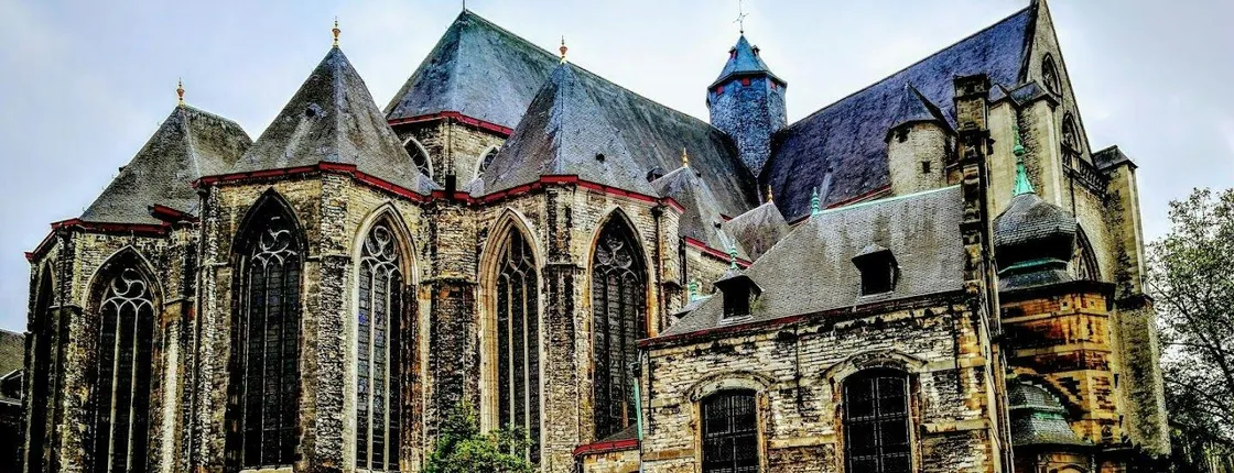 Self-guided audio tour through Ghent's historic streets