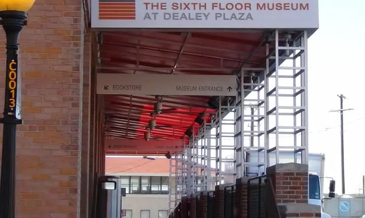JFK Assassination Tour with Lee Harvey Rooming House 