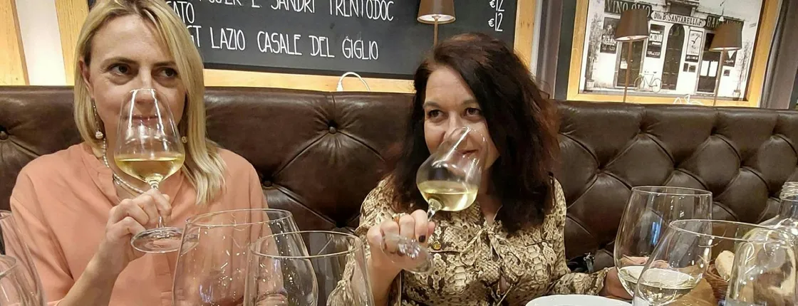 Wine and olive oil tasting with food pairing near the Pantheon