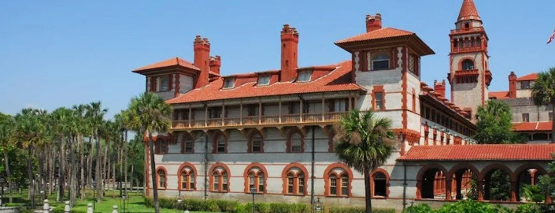 St. Augustine guided day trip including a hop-on hop-off trolleybus