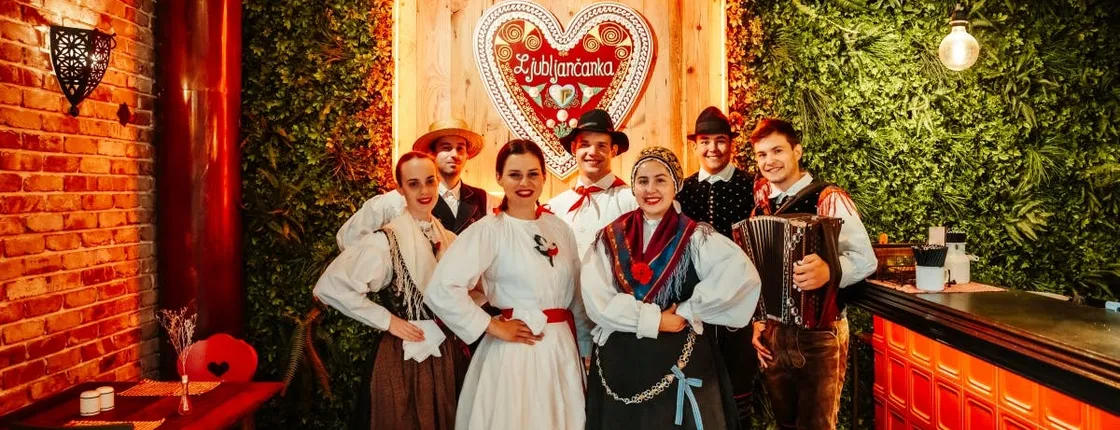 Traditional 2-hour Slovenian dinner and show