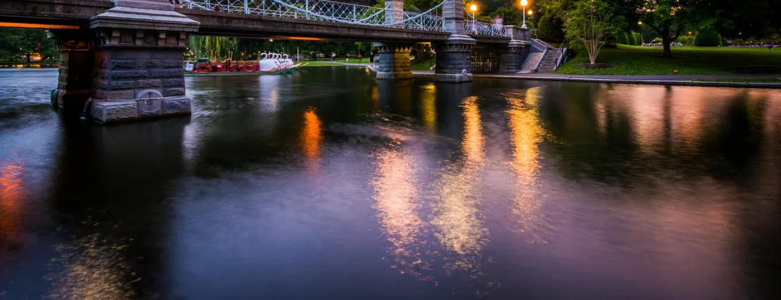 Boston Summer Night Trolley Tour and River Cruise
