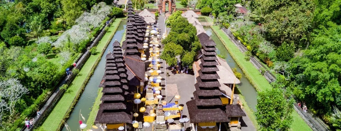 Private day trip to Ulun Danu, Taman Ayun and Tanah Lot temples