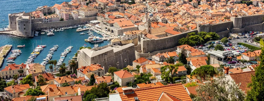 Guided walking tour of Dubrovnik old town in French