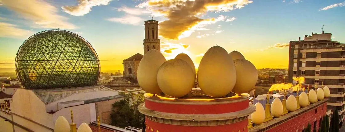Girona and Figueres tour from Barcelona with guided visit of Dalí Museum for small groups