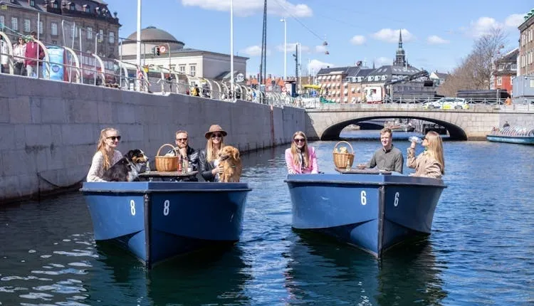 One-hour boat rental in Copenhagen and Islands Brygge