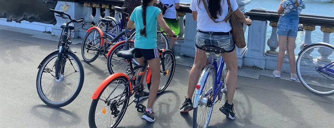Bike tour of Paris' treasures