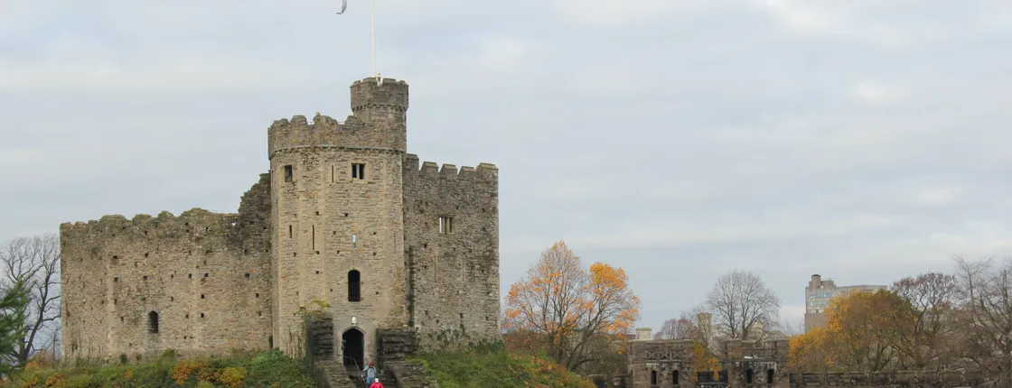 Private tour of Cardiff Castle, Caerphilly Castle and Castle Coch