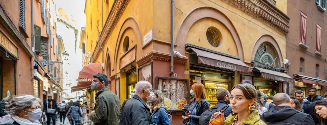 Guided gastronomic and cultural tour through Bologna