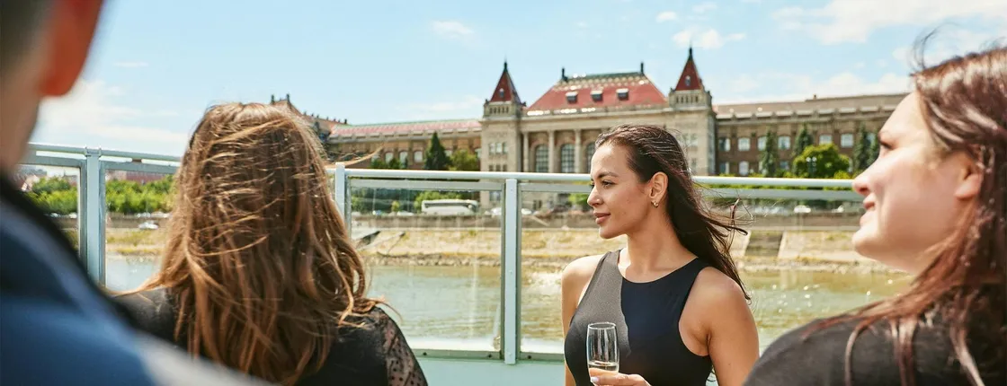 Brunch and cruise on the Danube with Prosecco