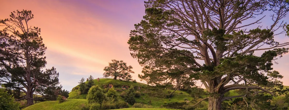 Middle earth experience - Hobbiton movie set and Te Puia geothermal valley