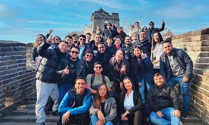 MuBus: Mutianyu Great Wall ENG/ESP/RUS Guided Bus Tour