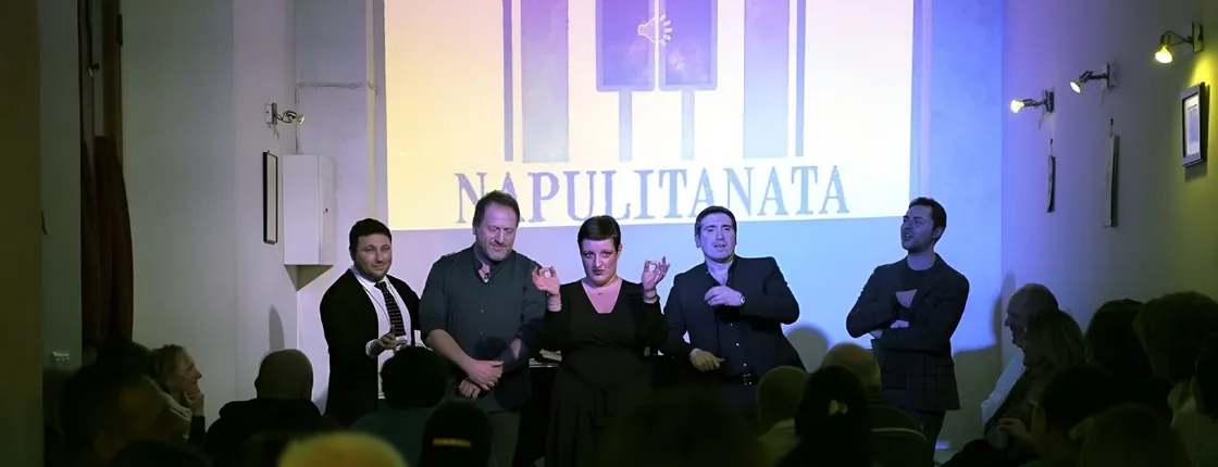 Live Neapolitan traditional music experience
