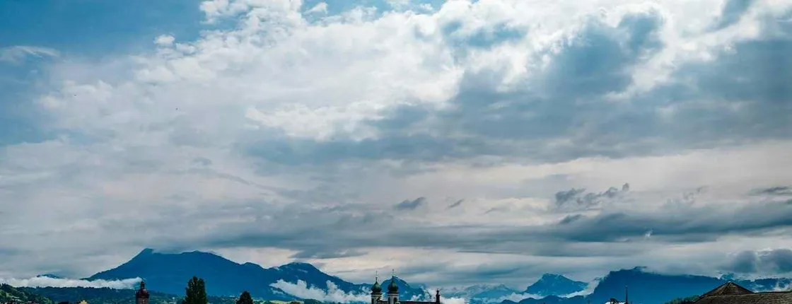 Zug city highlights walking tour with a local
